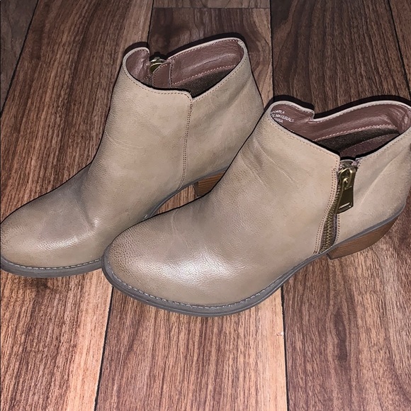 𝙼𝚊𝚍𝚎𝚕𝚒𝚗𝚎 𝚋𝚘𝚘𝚝𝚒𝚎𝚜 - Picture 2 of 4